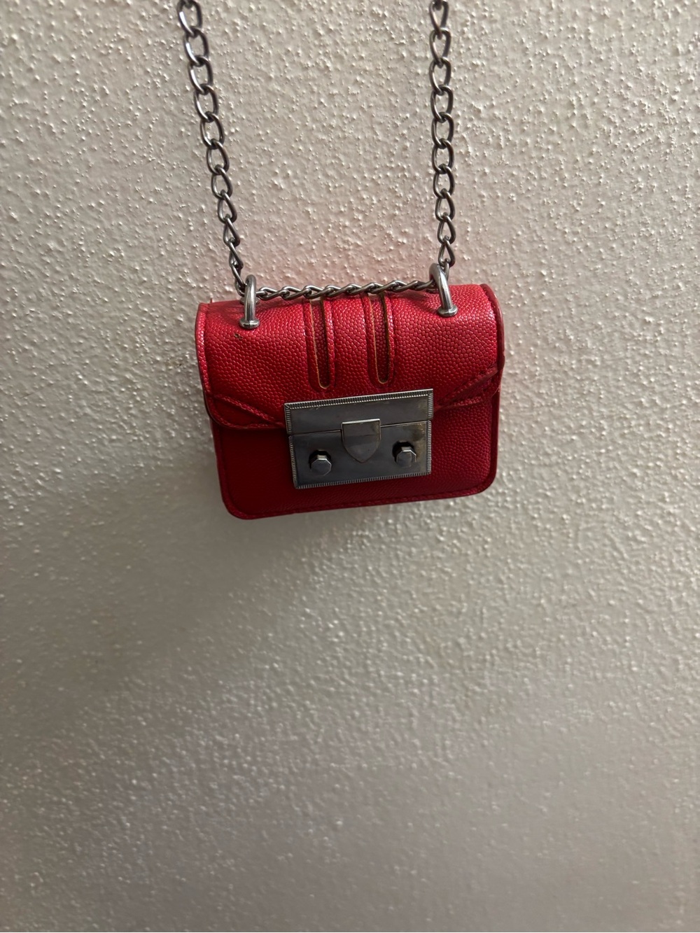 Red Mini Chain Crossbody Bag - Fashionable Women's Shoulder Bag